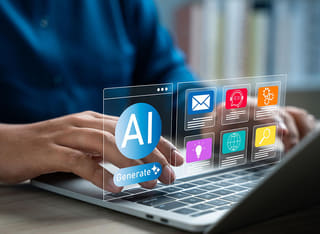 Begynder inden for kryptoinvestering udforsker grundprincipperne i automatiseret AI-handel